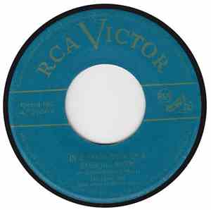 The Three Suns - In A Shady Nook By A Babbling Brook / Lover's Gold