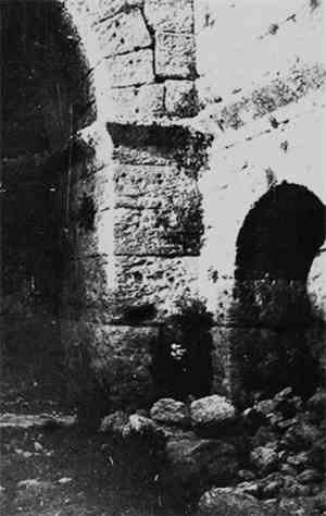 Pillar Tombs Of Aku - III