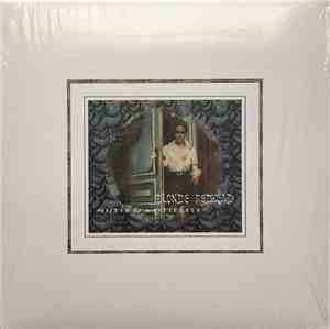 Blonde Redhead - Misery Is A Butterfly