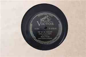 Molly Picon With The A. Ellstein Orchestra - Tif Vi Di Nacht / Meine Millio ...