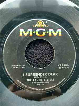 The Laurie Sisters - I Surrender Dear