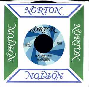 La La Brooks Of The Crystals / The Piggies - Play With Fire / Parachute Woman
