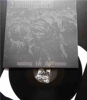 Vonülfsrëich - Waiting For The Moon