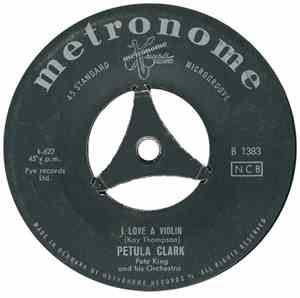 Petula Clark - I Love A Violin / Guitare Et Tambourin