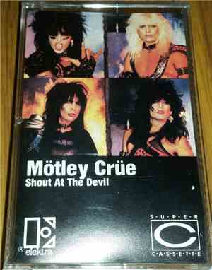 Mötley Crüe - Shout At The Devil