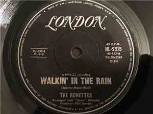 The Ronettes - Walking In The Rain