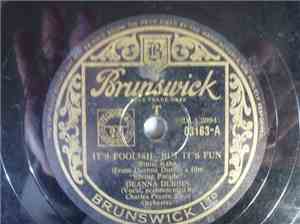 Deanna Durbin - It's Foolish But It's Fun / Old Folks At Home